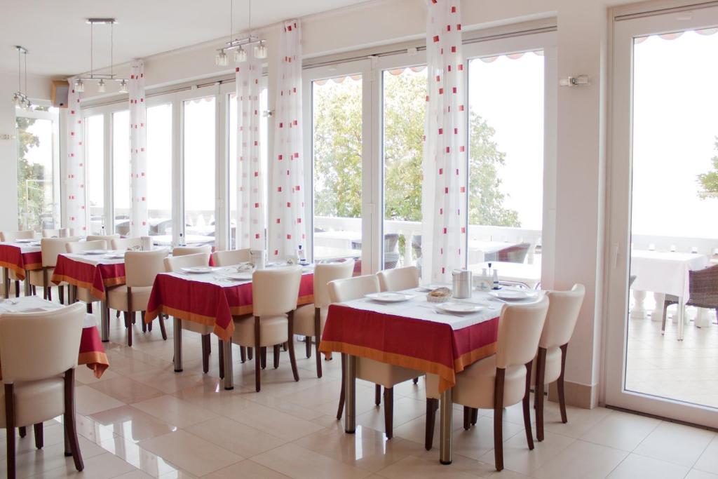 Hotel Vali Dramalj Цриквеница Экстерьер фото