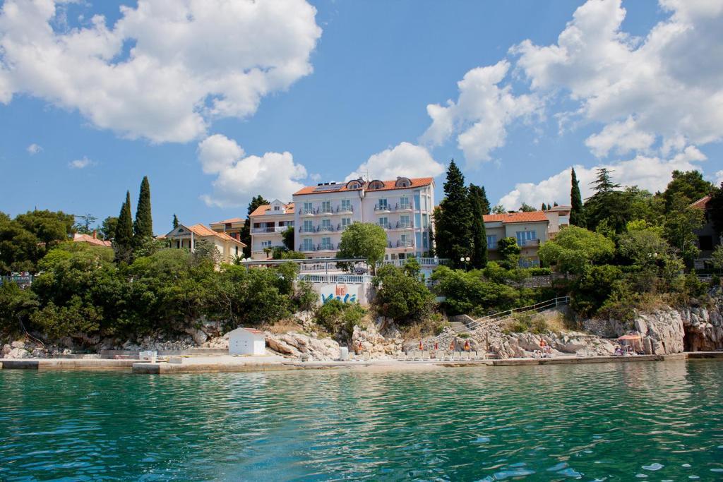Hotel Vali Dramalj Цриквеница Экстерьер фото